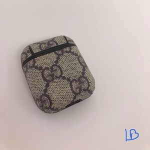 Luxury AirPods case cover!!🖤